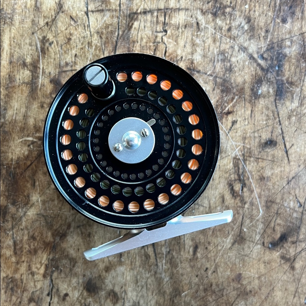 Orvis CFO II Black Fly Reel - Picture 2 of 4